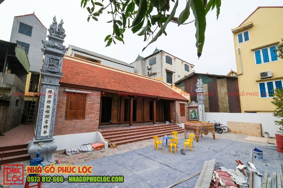 Nhà thường làm với 2 mái dốc 