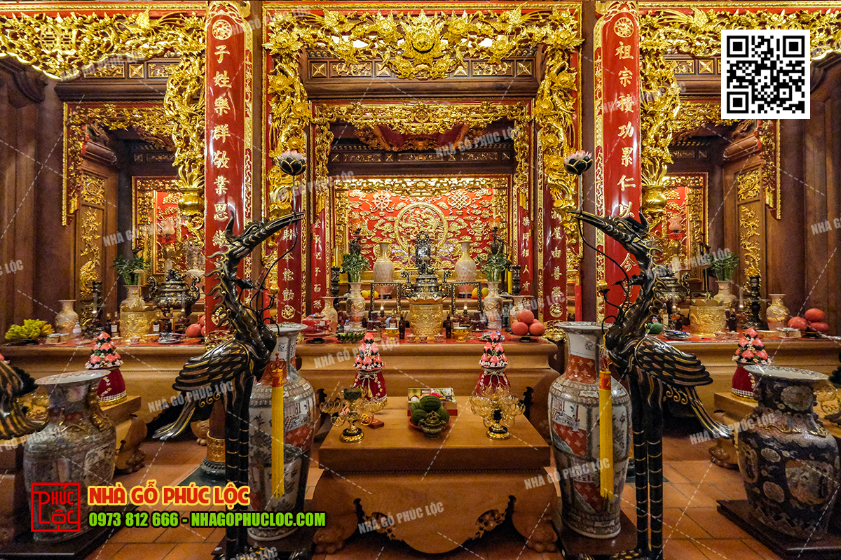 Hoành phi, cuốn thư, câu đối chạm khắc tinh xảo